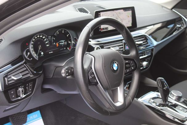 BMW 520d Touring xDrive Sport Line 140 kW image number 13