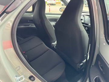 Car image 10