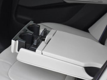 Car image 31