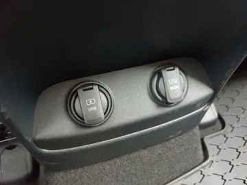 Car image 29