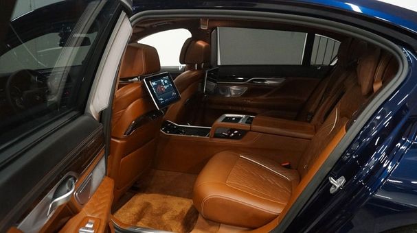 BMW M760Li V12 xDrive 430 kW image number 15