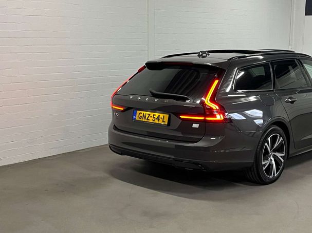 Volvo V90 T6 R Design AWD Recharge 250 kW image number 11