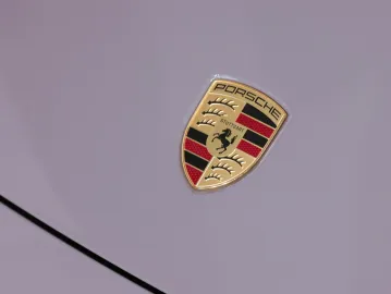 Car image 27