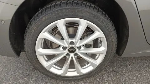 Car image 29