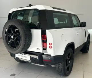 Car image 4