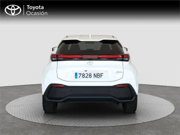 Car image 3