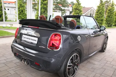 Car image 36