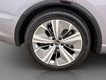 Car image 38