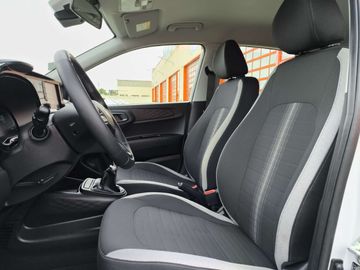 Car image 15