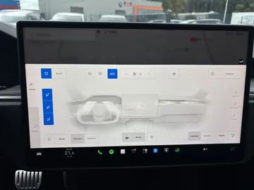 Car image 35