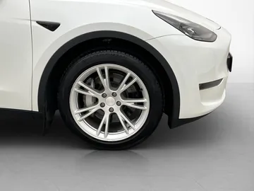 Car image 35