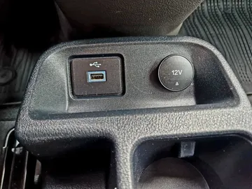 Car image 29