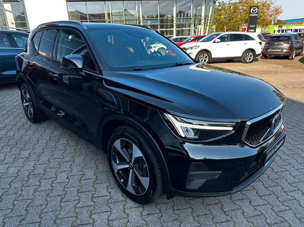 Volvo XC40 T2 Core 95 kW image number 2