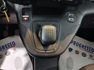 Car image 28