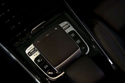 Car image 37