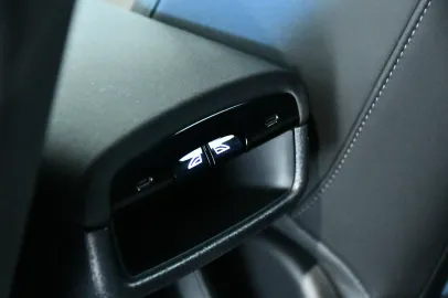 Car image 43