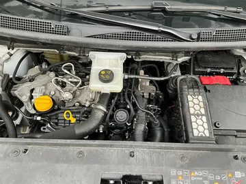 Car image 27