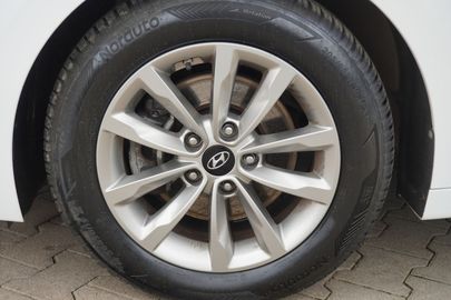 Car image 36