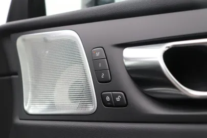 Car image 49