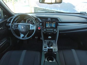 Car image 26