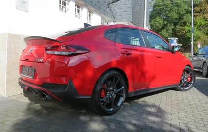 Car image 4