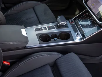 Car image 26