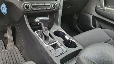 Car image 30