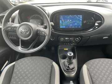 Car image 10