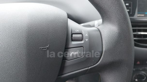 Peugeot 208 PureTech 82 61 kW image number 24