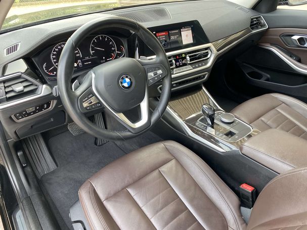 BMW 320i 135 kW image number 22