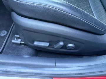 Car image 35