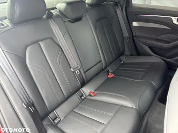 Car image 35