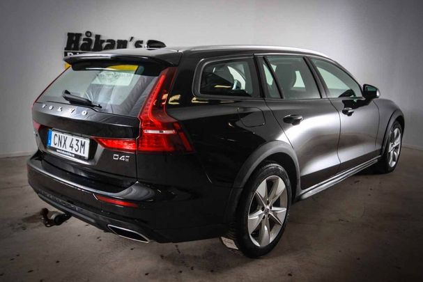 Volvo V60 Cross Country D4 AWD Momentum 140 kW image number 2