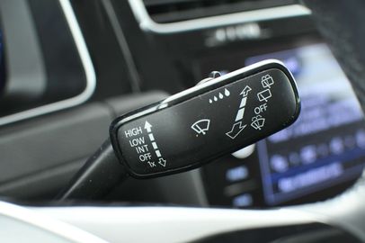 Car image 37