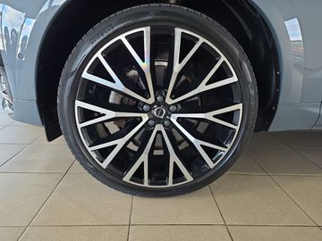 Car image 35