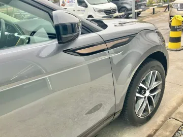 Car image 25