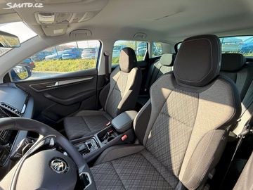 Car image 28