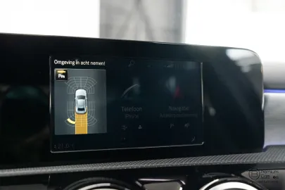 Car image 39