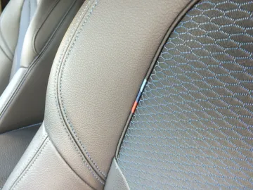 Car image 29