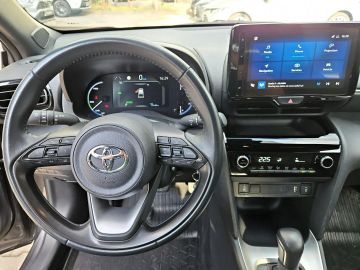 Car image 15