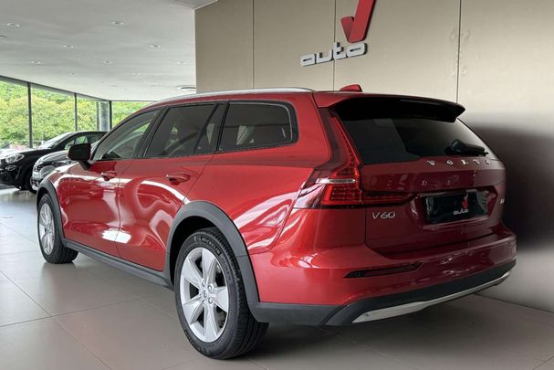 Volvo V60 Cross Country AWD B4 145 kW image number 4