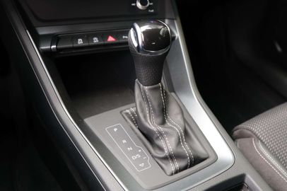 Car image 32