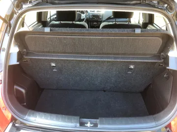 Car image 30