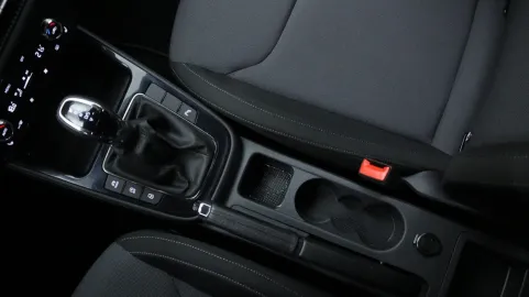 Car image 40