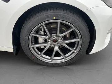 Car image 29