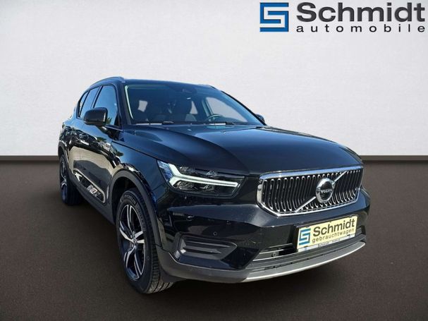 Volvo XC40 D3 AWD Geartronic Momentum 110 kW image number 6