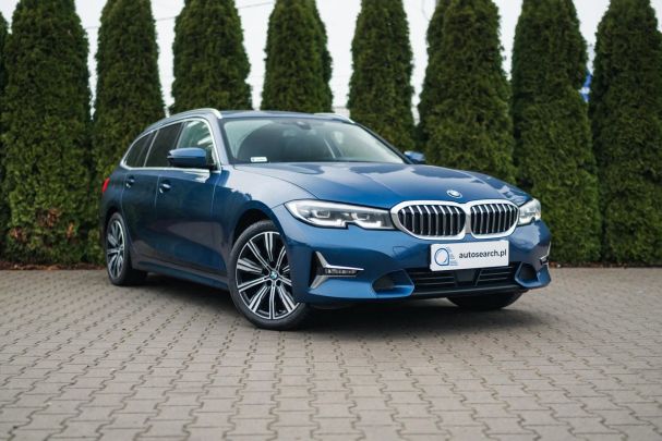 BMW 320d Touring xDrive 140 kW image number 2