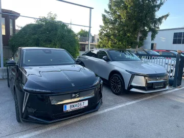 Car image 36