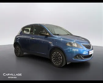Car image 2