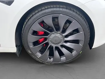Car image 36